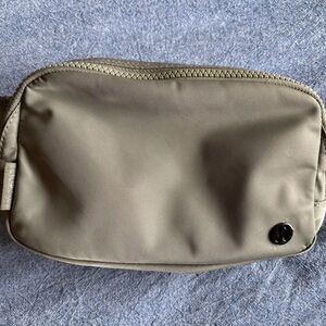 Lululemon Athletica Army Green Everywhere Belt Bag